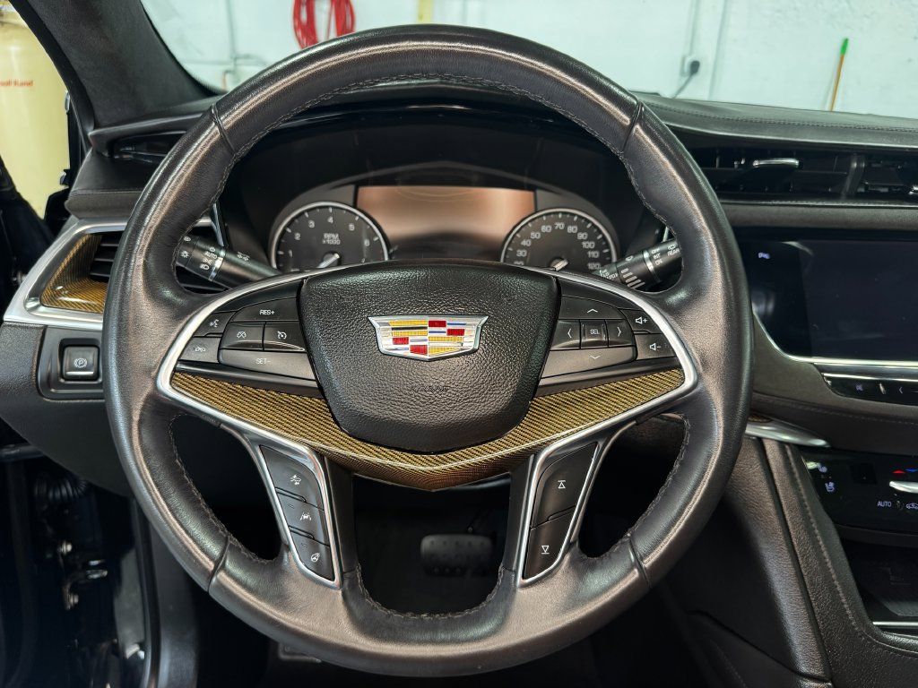 Used 2017 Cadillac XT5 Platinum AWD/4WD image 16