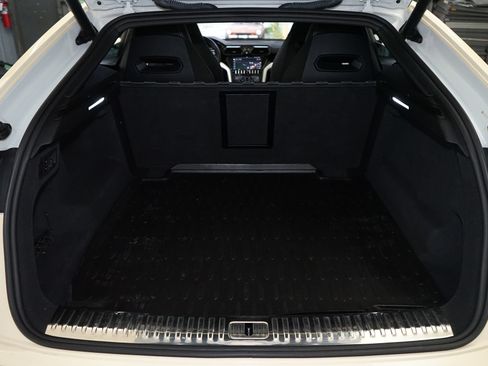 Used 2019 Lamborghini Urus AWD/4WD image 35