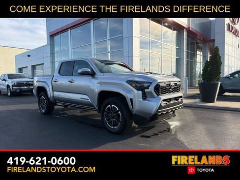 Used 2025 Toyota Tacoma TRD Sport AWD/4WD image 1