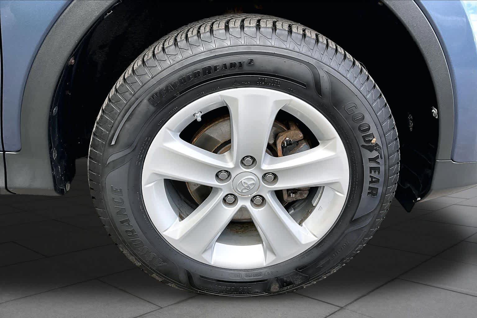 Used 2014 Toyota RAV4 XLE AWD/4WD image 11