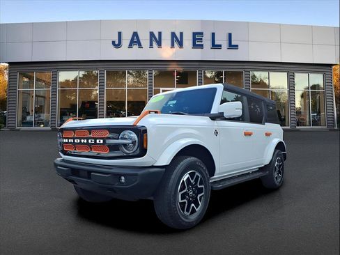 Used 2023 Ford Bronco Outer Banks image 1