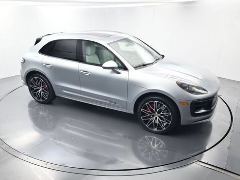 Certified 2024 Porsche Macan GTS AWD/4WD image 43