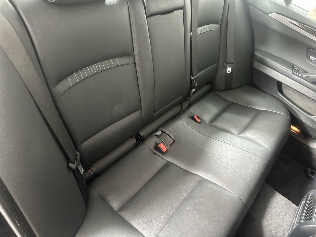 Used 2014 BMW 550i xDrive Sedan AWD/4WD image 31