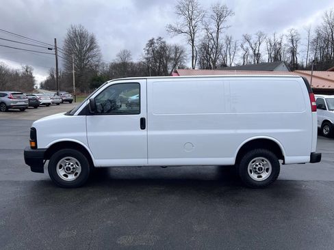 Used 2017 GMC Savana 2500 w/ Door Trim Panel Package image 8