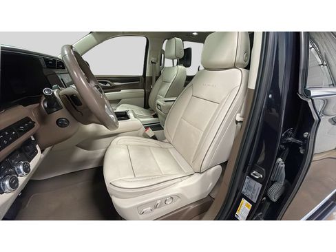 Used 2023 GMC Yukon XL Denali w/ Advanced Technology Package AWD/4WD image 13