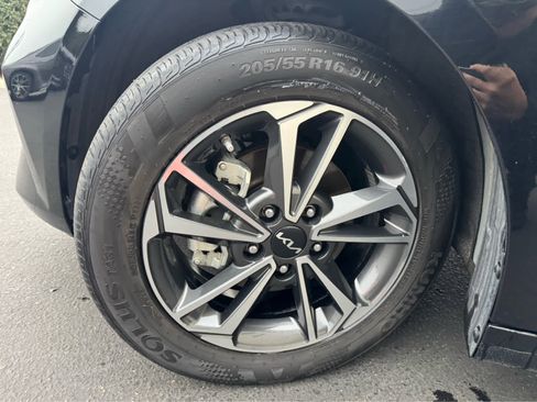 Used 2023 Kia Forte LXS image 10