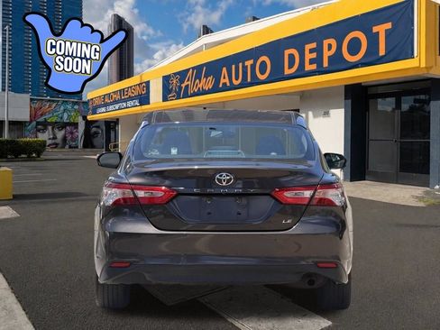 Used 2018 Toyota Camry LE FWD image 4