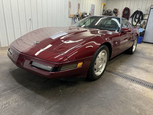 Used 1993 Chevrolet Corvette Coupe image 3