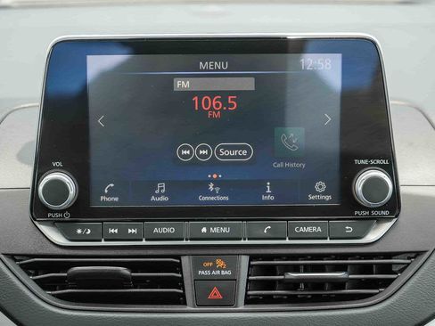 Used 2025 Nissan Altima 2.5 S FWD image 14