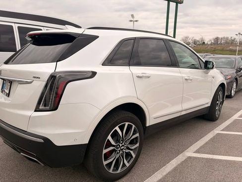 Certified 2023 Cadillac XT5 Sportv w/ Technology Package image 3
