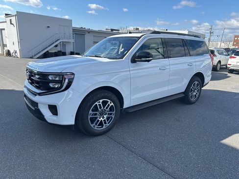 Certified 2025 Ford Expedition Active image 1