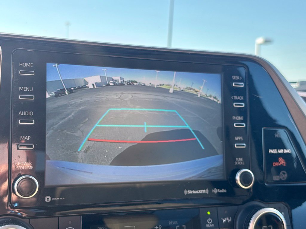 Used 2021 Toyota Highlander XLE FWD image 6