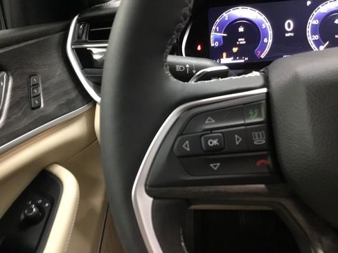 Used 2024 Jeep Grand Cherokee Limited AWD/4WD image 82
