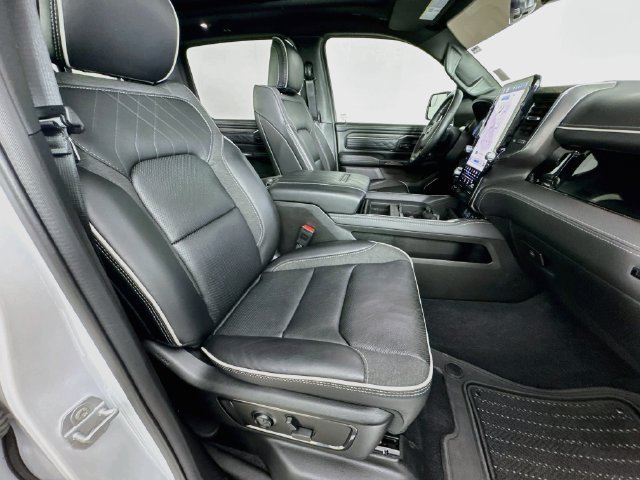 Used 2025 RAM 1500 Limited AWD/4WD image 35