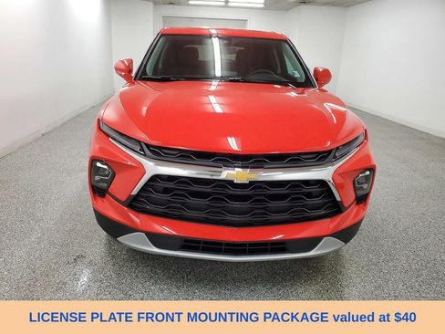 Used 2025 Chevrolet Blazer LT FWD image 2