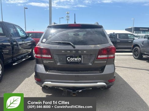 Used 2015 Dodge Journey Crossroad w/ Flexible Seating Group AWD/4WD image 8