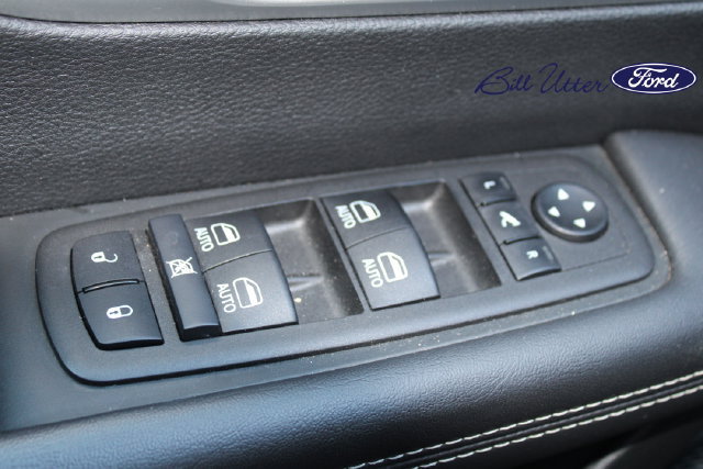 Used 2025 Chrysler Pacifica Limited FWD image 22
