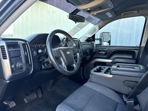 Used 2018 Chevrolet Silverado 1500 LT w/ Texas Edition image 14