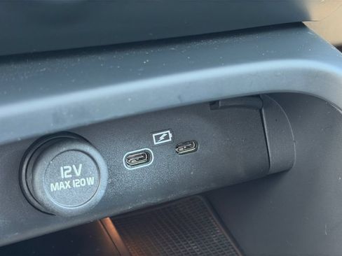 Used 2023 Volvo XC40 Recharge Plus AWD/4WD image 15