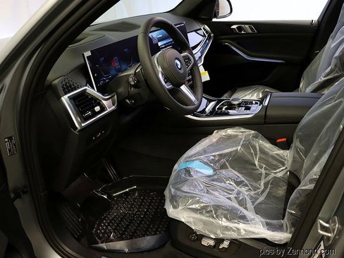 New 2026 BMW X5 xDrive50e w/ M Sport Package image 12
