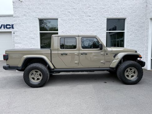 Used 2020 Jeep Gladiator Rubicon AWD/4WD image 25