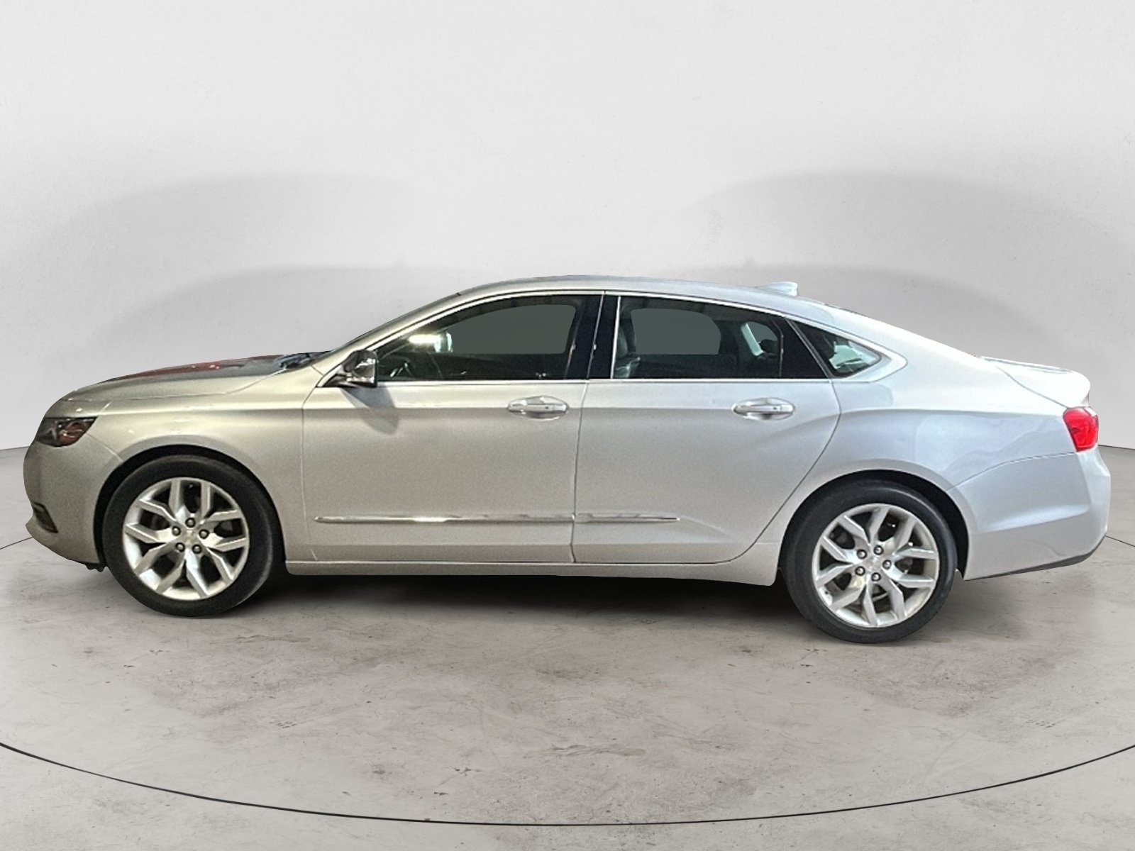 Used 2016 Chevrolet Impala LTZ FWD image 3