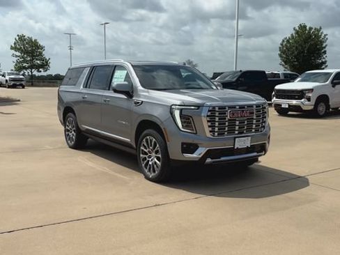 New 2026 GMC Yukon XL Denali w/ Denali Reserve Package AWD/4WD image 3
