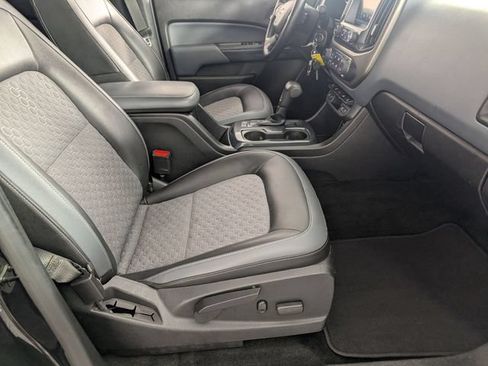 Used 2018 Chevrolet Colorado Z71 AWD/4WD image 30