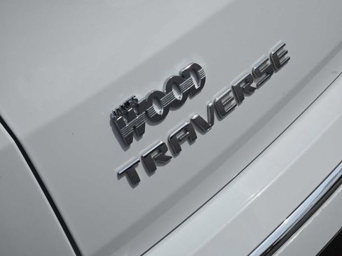 Certified 2023 Chevrolet Traverse Premier FWD image 12