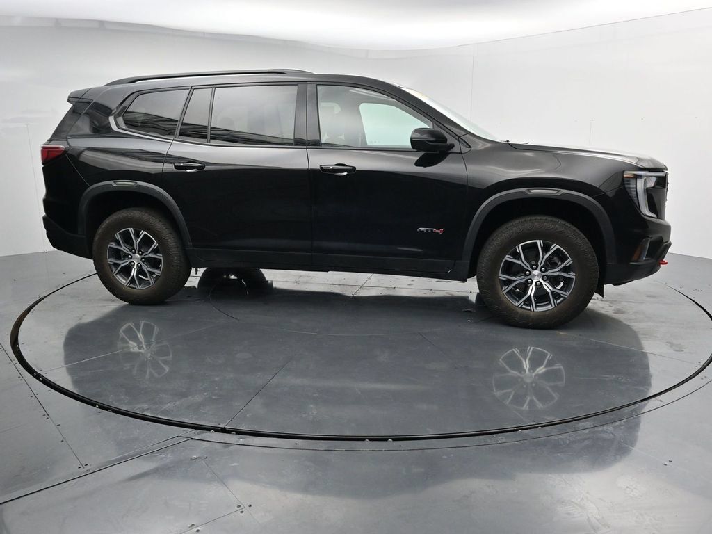 Used 2024 GMC Acadia AT4 w/ Luxury Package AWD/4WD image 9