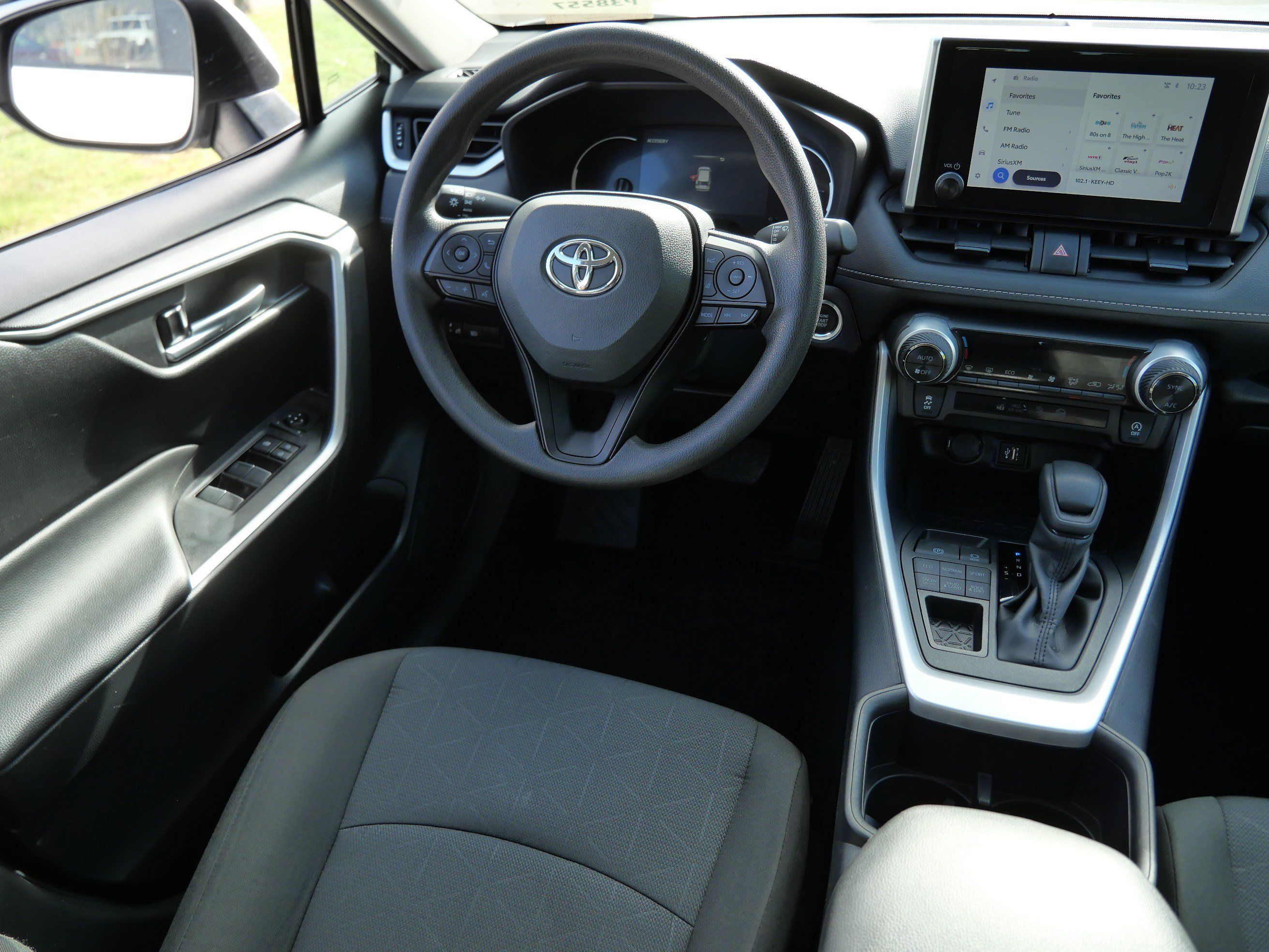 Certified 2025 Toyota RAV4 XLE AWD/4WD image 10