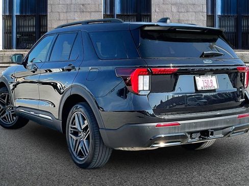 Certified 2025 Ford Explorer ST-Line w/ ST-Line Street Pack AWD/4WD image 10