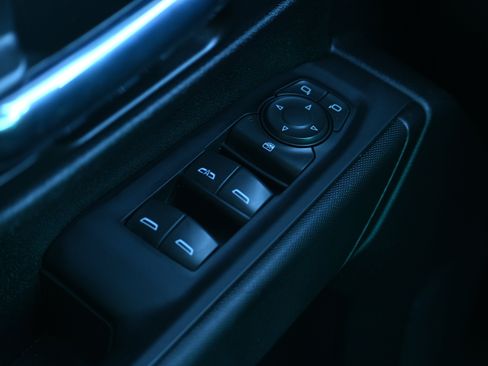 Used 2022 Chevrolet Silverado 2500 Custom w/ Custom Convenience Package image 24