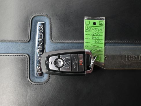 Used 2025 Ford F150 Platinum w/ FX4 Off-Road Package image 19