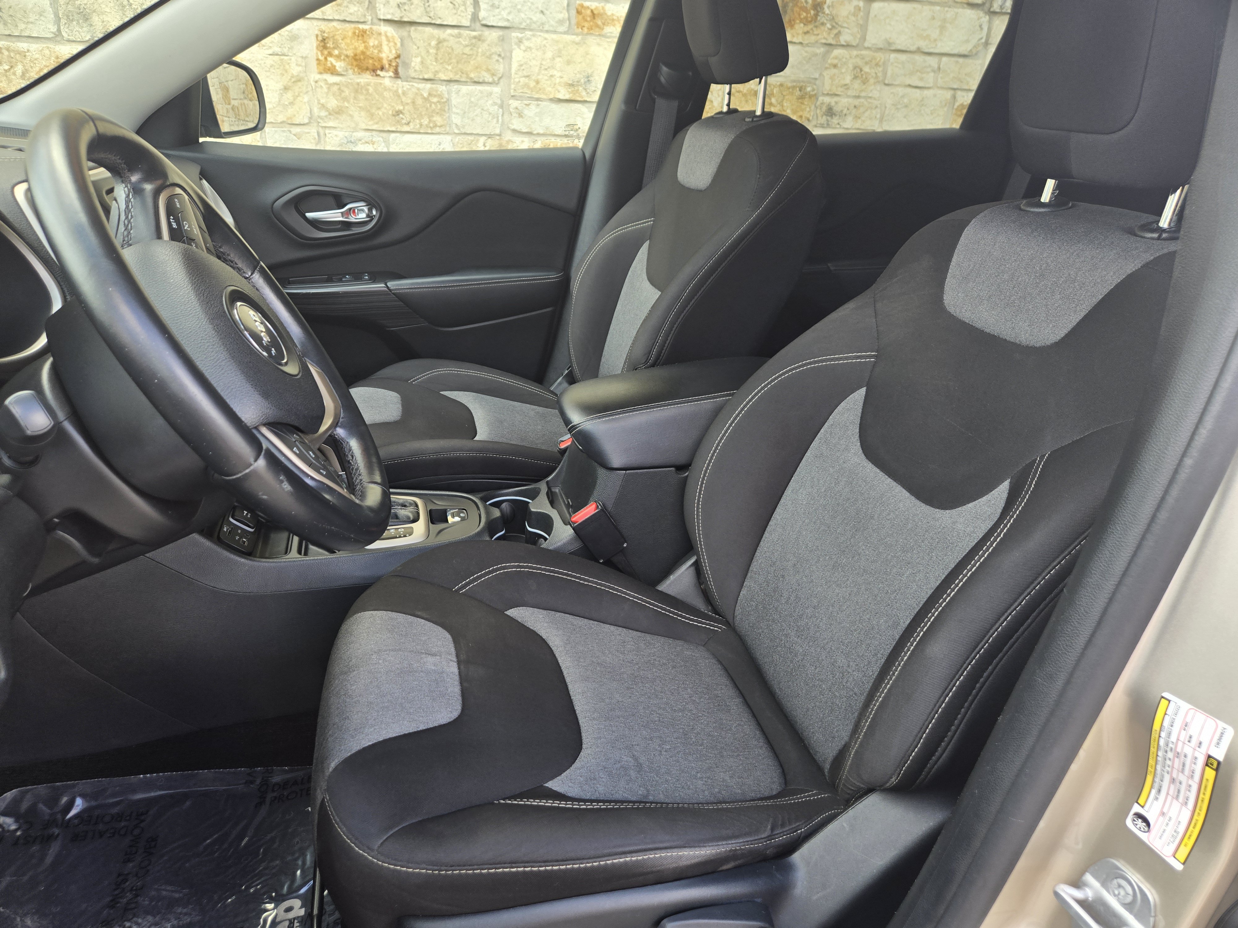 Used 2014 Jeep Cherokee Latitude FWD image 5