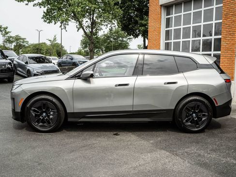 Used 2024 BMW iX xDrive50 w/ Premium Package AWD/4WD image 40