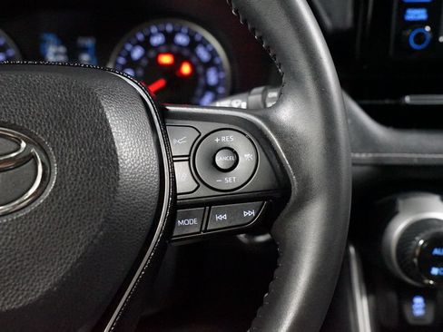 Used 2019 Toyota RAV4 XLE Premium FWD image 13