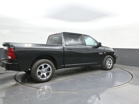 Used 2017 RAM 1500 Express RWD image 11