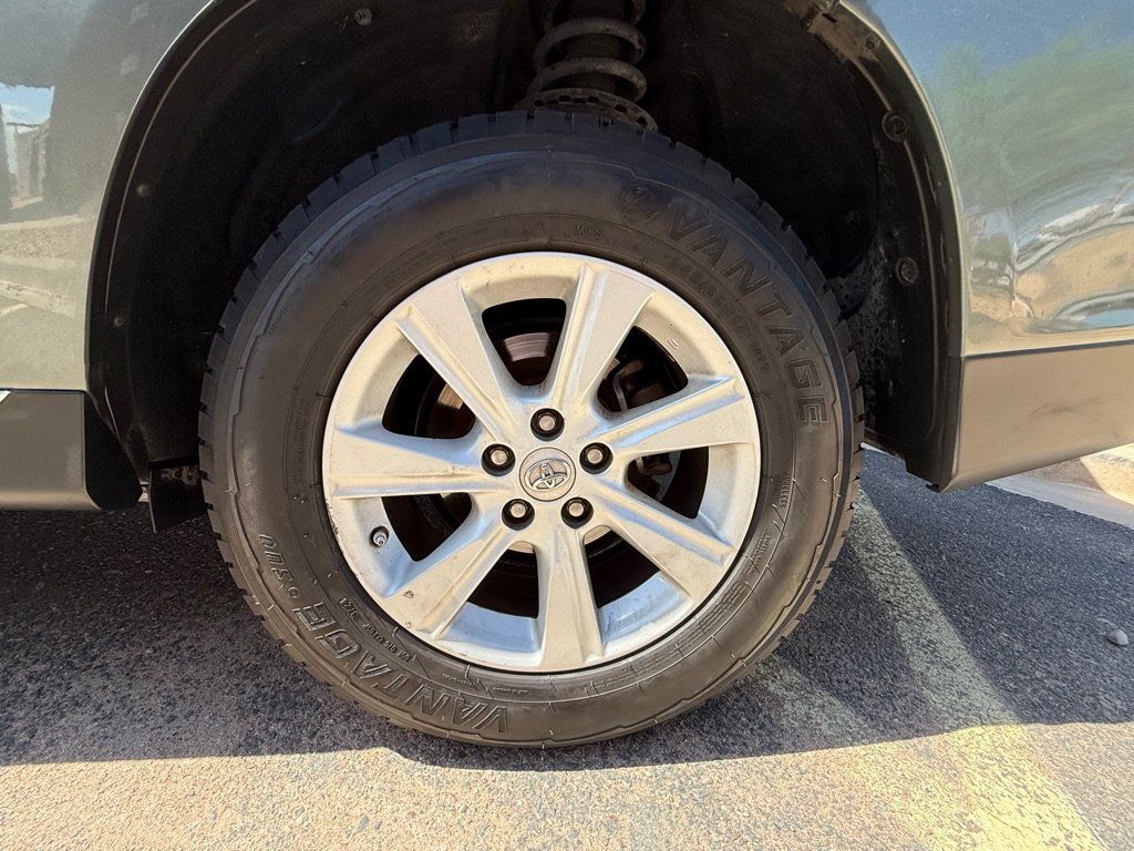 Used 2013 Toyota Highlander SE AWD/4WD image 5