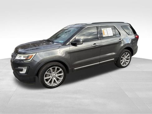 Used 2017 Ford Explorer Limited image 2