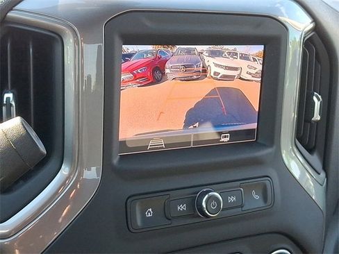 Used 2024 Chevrolet Silverado 1500 Custom image 17