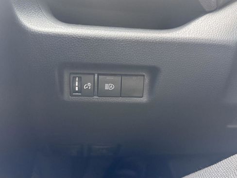 Used 2019 Toyota RAV4 LE AWD/4WD image 21
