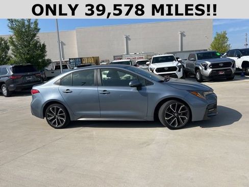 Used 2022 Toyota Corolla SE FWD image 2