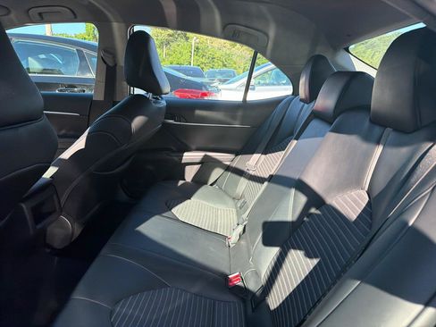 Used 2024 Toyota Camry SE FWD image 18