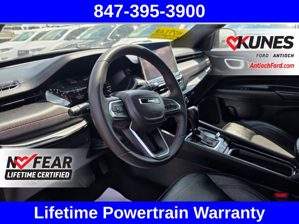 Used 2025 Jeep Compass Trailhawk AWD/4WD image 23