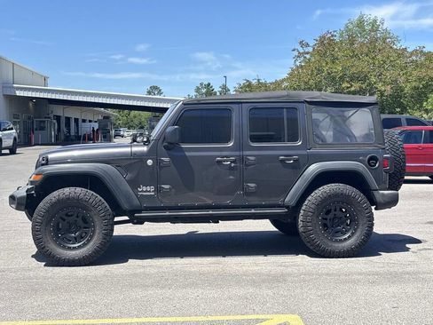 Used 2018 Jeep Wrangler Unlimited Sport AWD/4WD image 2