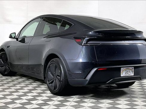 Used 2026 Tesla Model Y Long Range RWD image 12