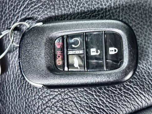 Used 2025 Honda Pilot EX-L image 34