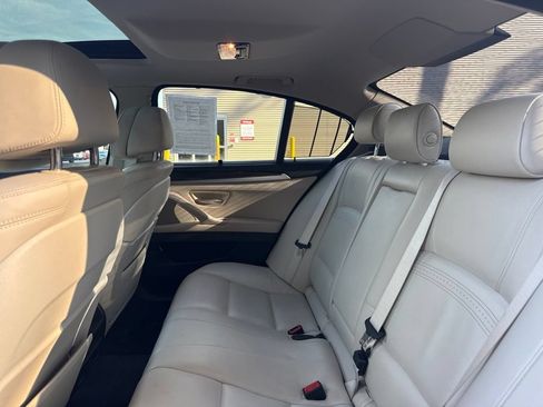 Used 2016 BMW 550i Sedan RWD image 40