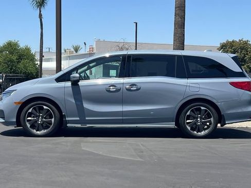 Used 2024 Honda Odyssey Elite image 7